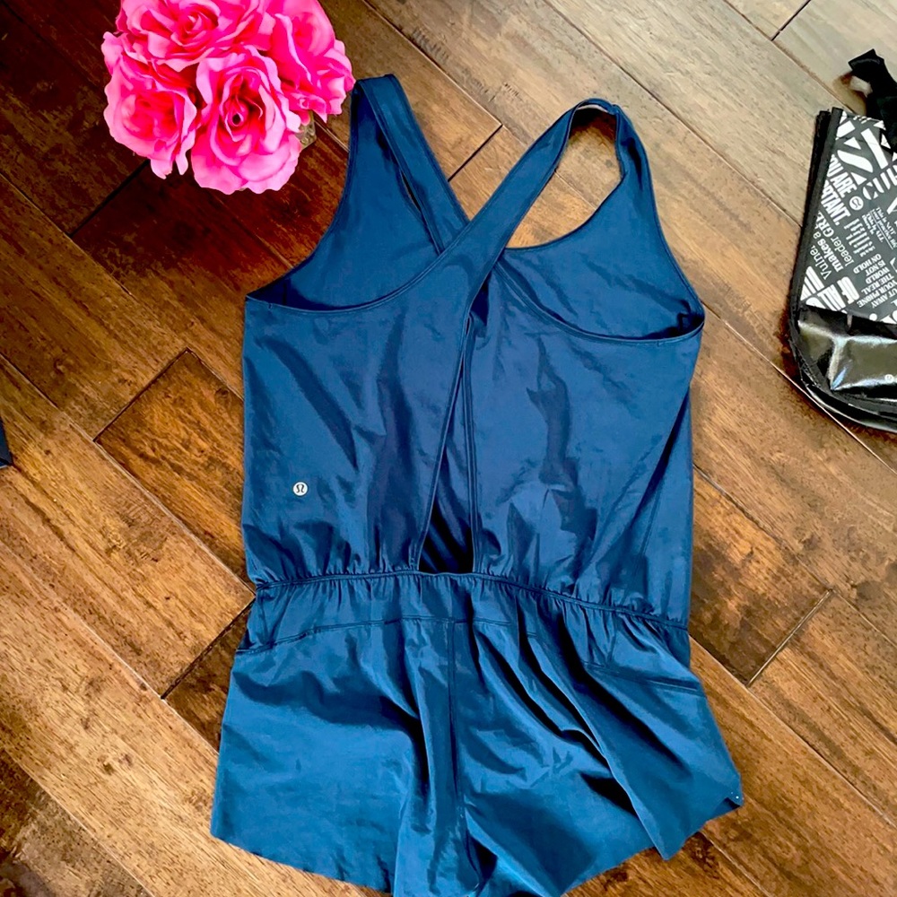 Lululemon size 6-8 Chase me onesie romper